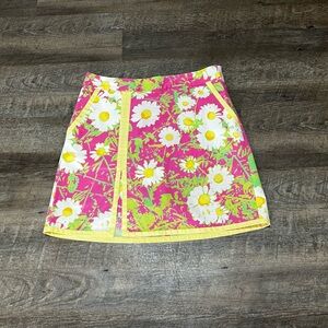 Vintage Lilly Pulitzer skirt with bold daisy print